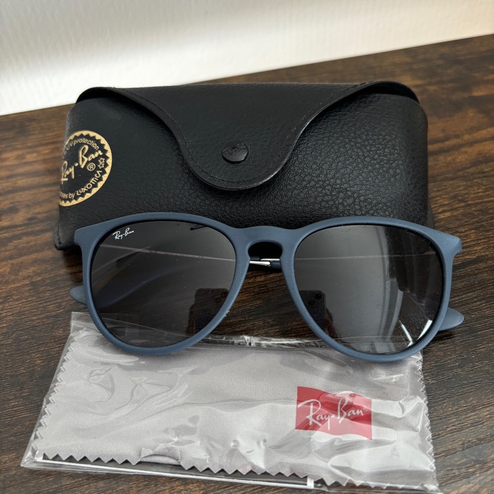 Ray-Ban Erika sunglasses RB 4171 cornflower blue color. Worn once